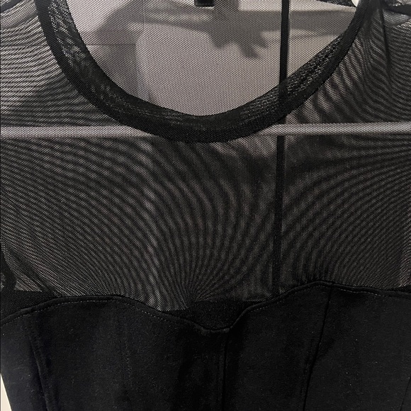 Elegant Black Sheer Short Sleeve Top - Picture 3 of 5